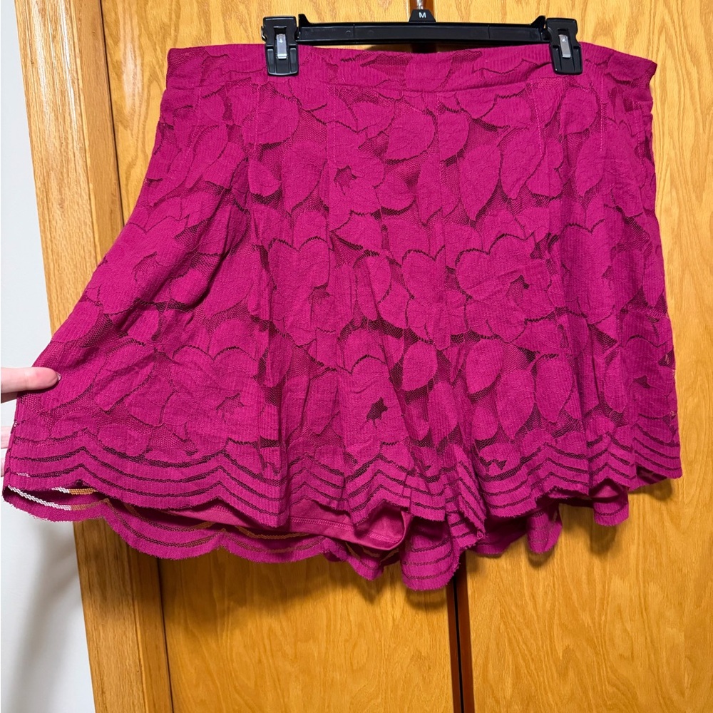 Torrid Women’s Fuchsia Lace Overlay Skort Size 2